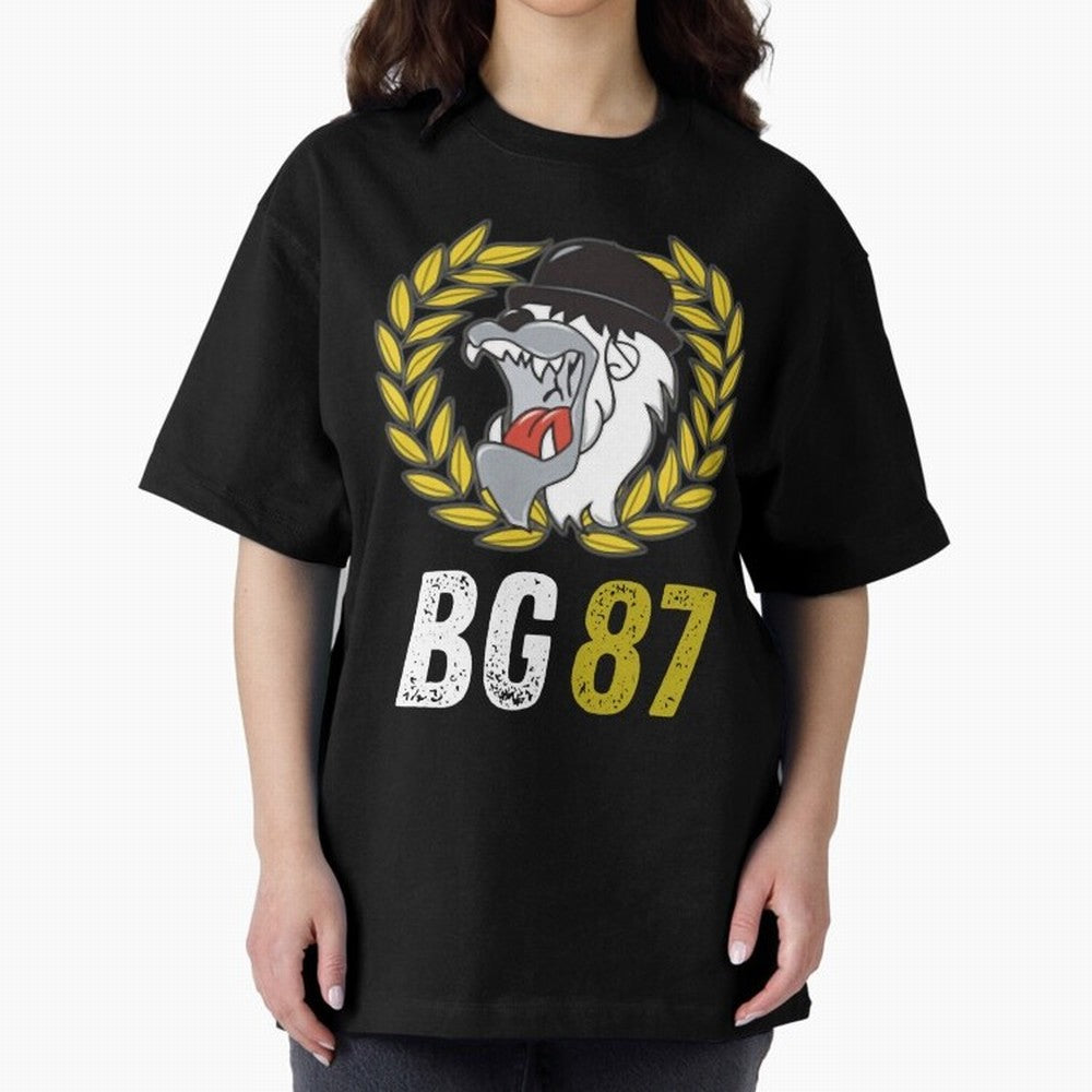 Mala Suerte 87 (Hinchas Del Lyon) Camiseta Esencial Oversized T-Shirt Support the FIFA World Cup 2026 Journey through Haaland Highlights, Argentina, France and Brazil Pride, Championship Spirit, Famous Goals, Roaring Crowds and International
