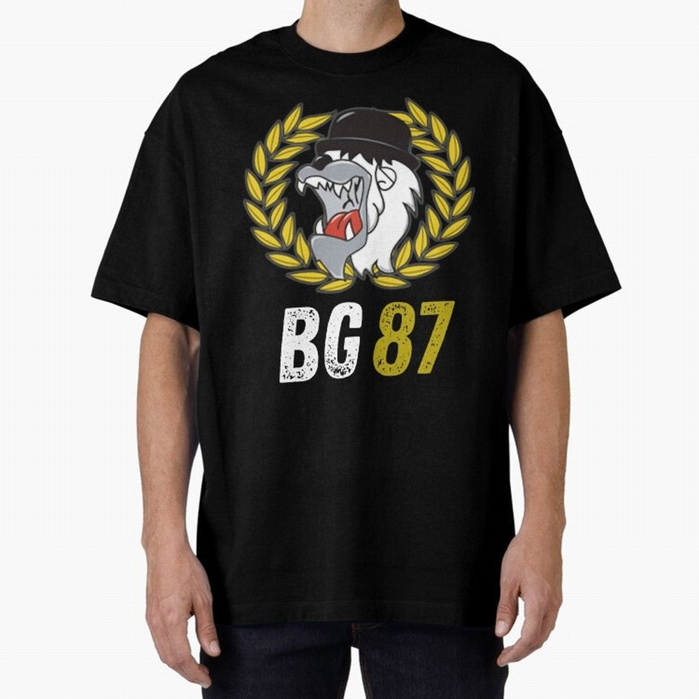 Mala Suerte 87 (Hinchas Del Lyon) Camiseta Esencial Oversized T-Shirt Support the FIFA World Cup 2026 Journey through Haaland Highlights, Argentina, France and Brazil Pride, Championship Spirit, Famous Goals, Roaring Crowds and International