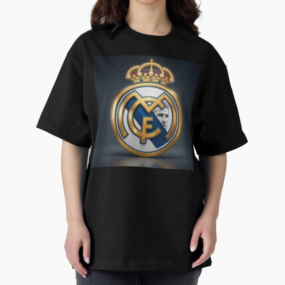 Figuras Madridistas Oversized T-Shirt Relive FIFA World Cup 2026 USA Canada Mexico with CR7, Brazil, Portugal and Argentina Energy, Supporter Pride, Iconic Celebrations, Legendary Names and Global Match Day Energy; Ideal for Passionate Fans Who