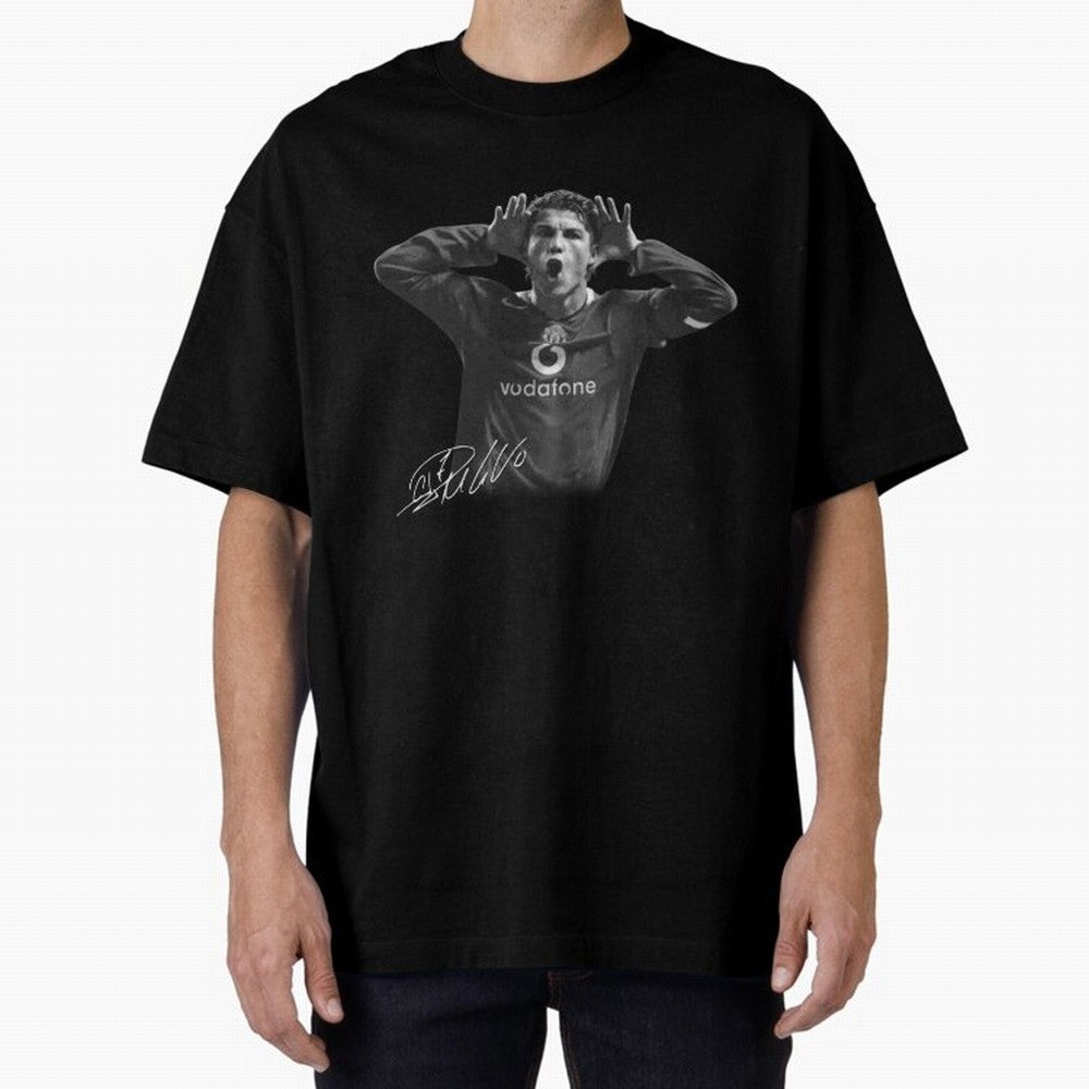 Black and White Cristiano Ronaldo T-Shirt Young Manchester Ronaldo - Celebration Oversized T-Shirt Honor Football Greatness during FIFA World Cup 2026 for Fans of Messi, Neymar and Mbappe and Argentina, France and Brazil, Bringing Vintage Soccer