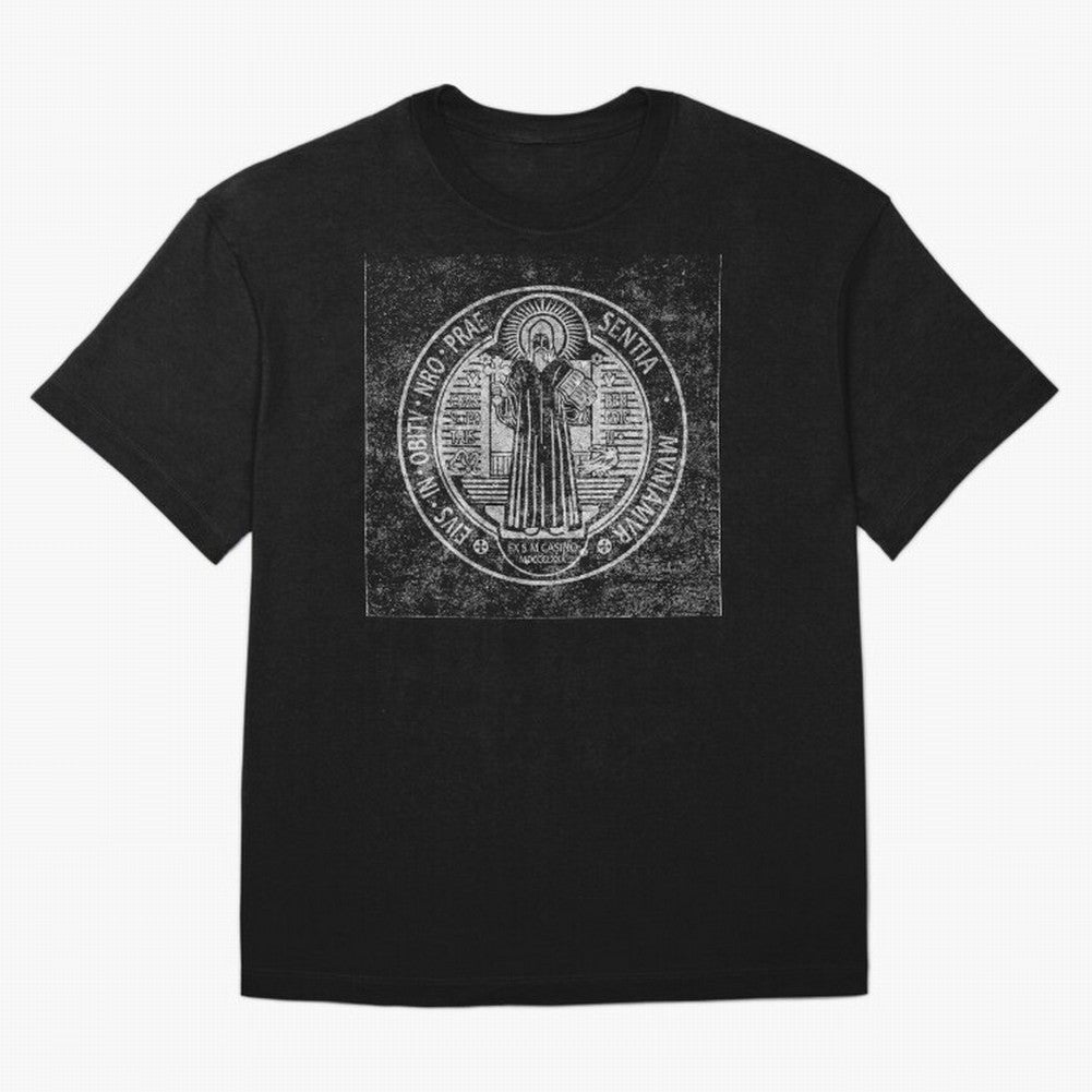 Medalla de San Benito Frontal Relieve Oversized T-Shirt Stand Proud for FIFA World Cup 2026 USA Canada Mexico for Fans of Neymar, Haaland and Cristiano Ronaldo and Germany, Bringing Game Day Rituals, Football Legends, Country Pride and the Road to