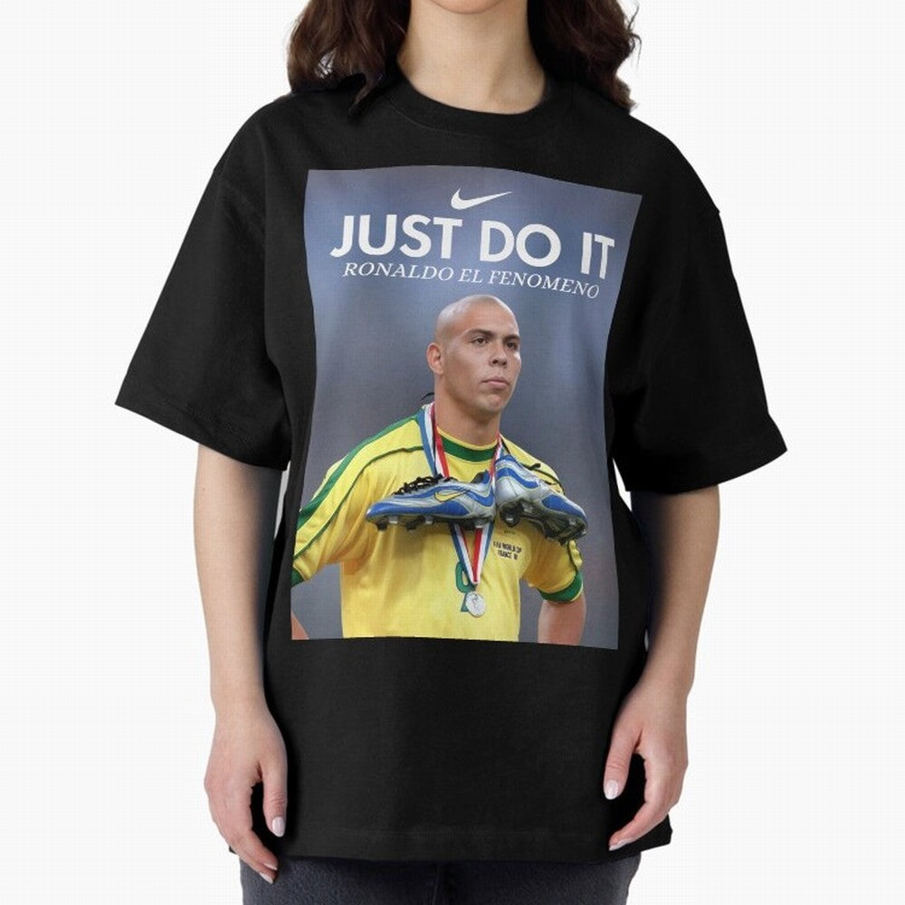 Ronaldo Fenomeno, Ronaldo Nazario Poster, Vintage Sports Decor, Living Room Decor For Walls, Sports Bedroom Decor, Game Room Decor, R9 Oversized T-Shirt Support Your Favorite Stars during FIFA World Cup 2026 Group Stage for Fans of Messi and