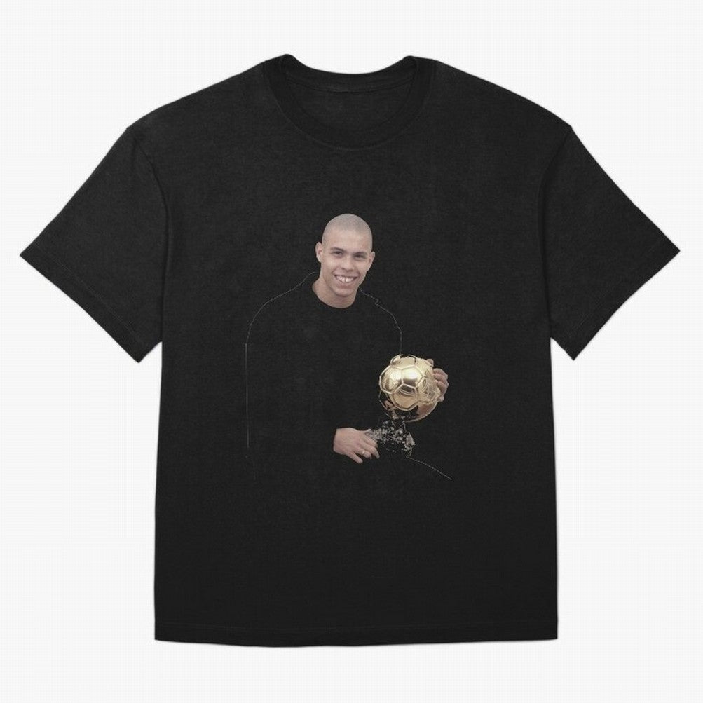 Ronaldo Iconic Ballon d¡¯Or Football Art Oversized T-Shirt Stand Out with Spirit from the FIFA World Cup 2026 Journey through Mbappe Highlights, Argentina Pride, Worldwide Fan Energy, Dramatic Goals, Stadium Lights and Championship Celebrations;