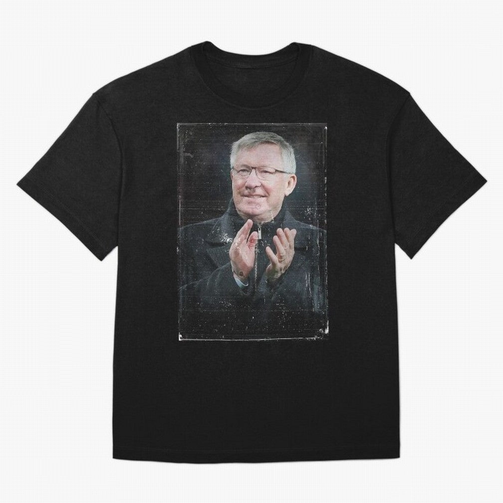Sir Alex Ferguson Oversized T-Shirt Feel the Trophy Chase of FIFA World Cup 2026 for Fans of Messi and Argentina, France and Brazil, Bringing Sports Nostalgia, International Competition, Famous Players and Unforgettable Victories; Ideal for Fans