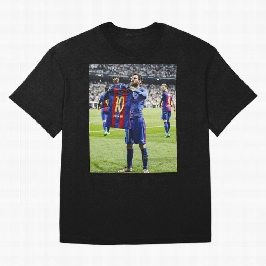 Lional Messi Poster Design Oversized T-Shirt Show Your Love for the FIFA World Cup 2026 USA Canada Mexico Journey through CR7 and Messi Highlights, Portugal Pride, Football History, Final Match Energy, Crowd Noise and Once in a Lifetime Moments;